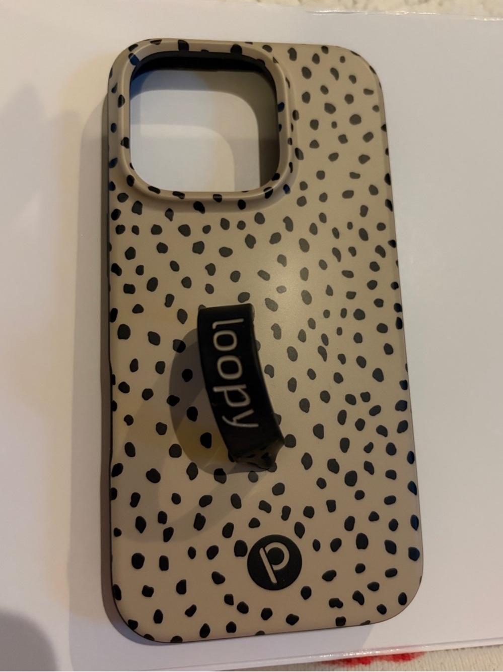 Loopy Case Beige with Black Spot Pattern and Black Loop iphone 16 Pro